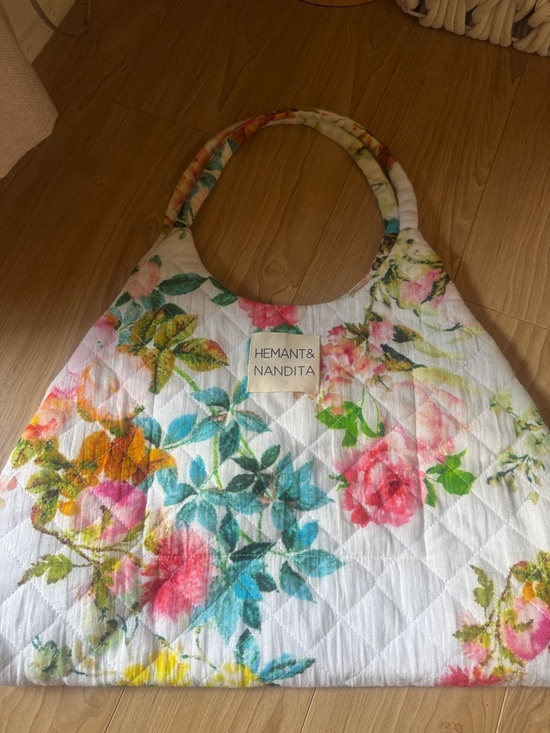 HEMANT & NANDITA Handbags - HEMANT & NANDITA White Quilted Tote with Pink, Green & Orange Floral Print